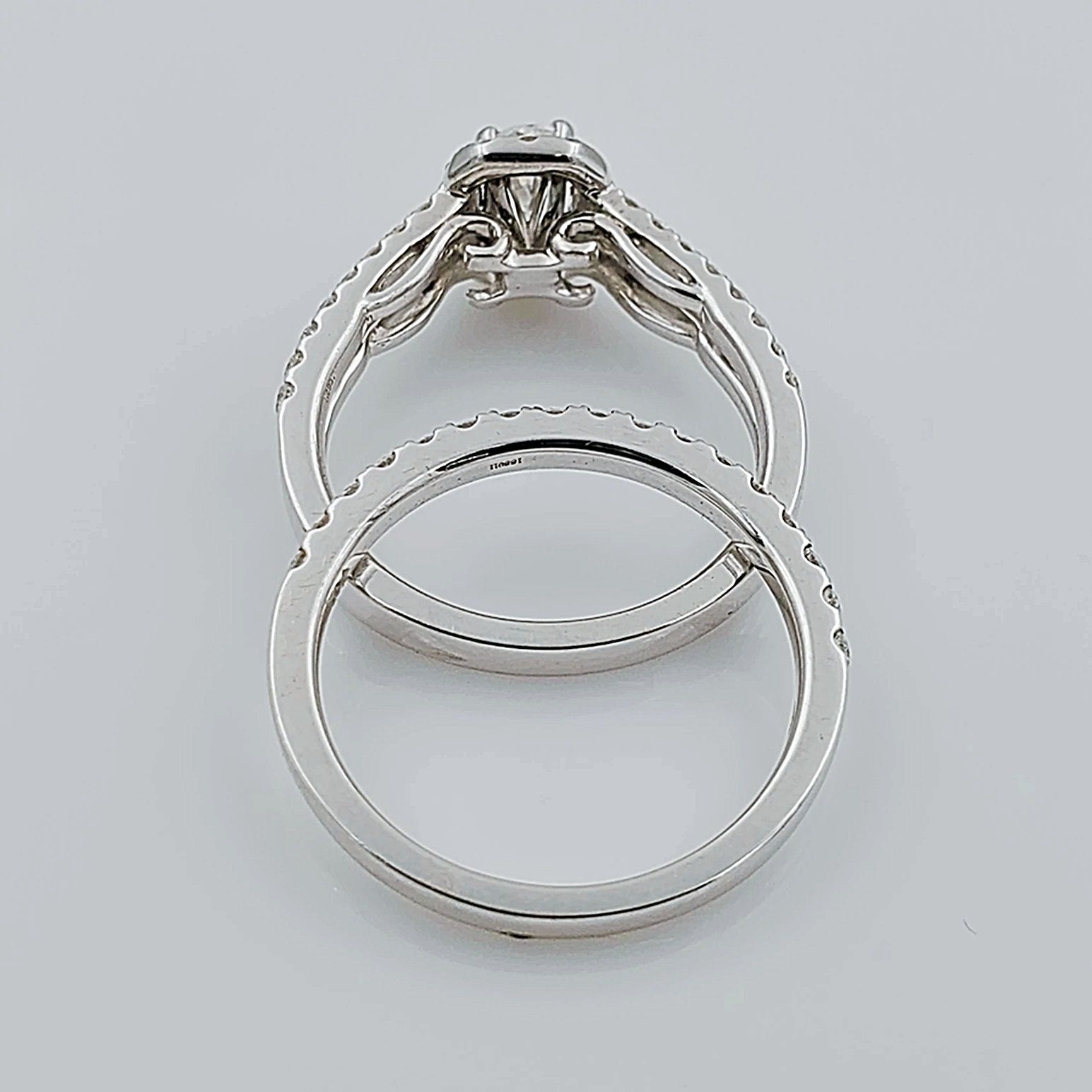 Women's 18K White Gold with 0.45 CT Oval Diamond (SI Color H) 6.7 GR Total Weight Wedding Ring Set. (Size: 6.5)