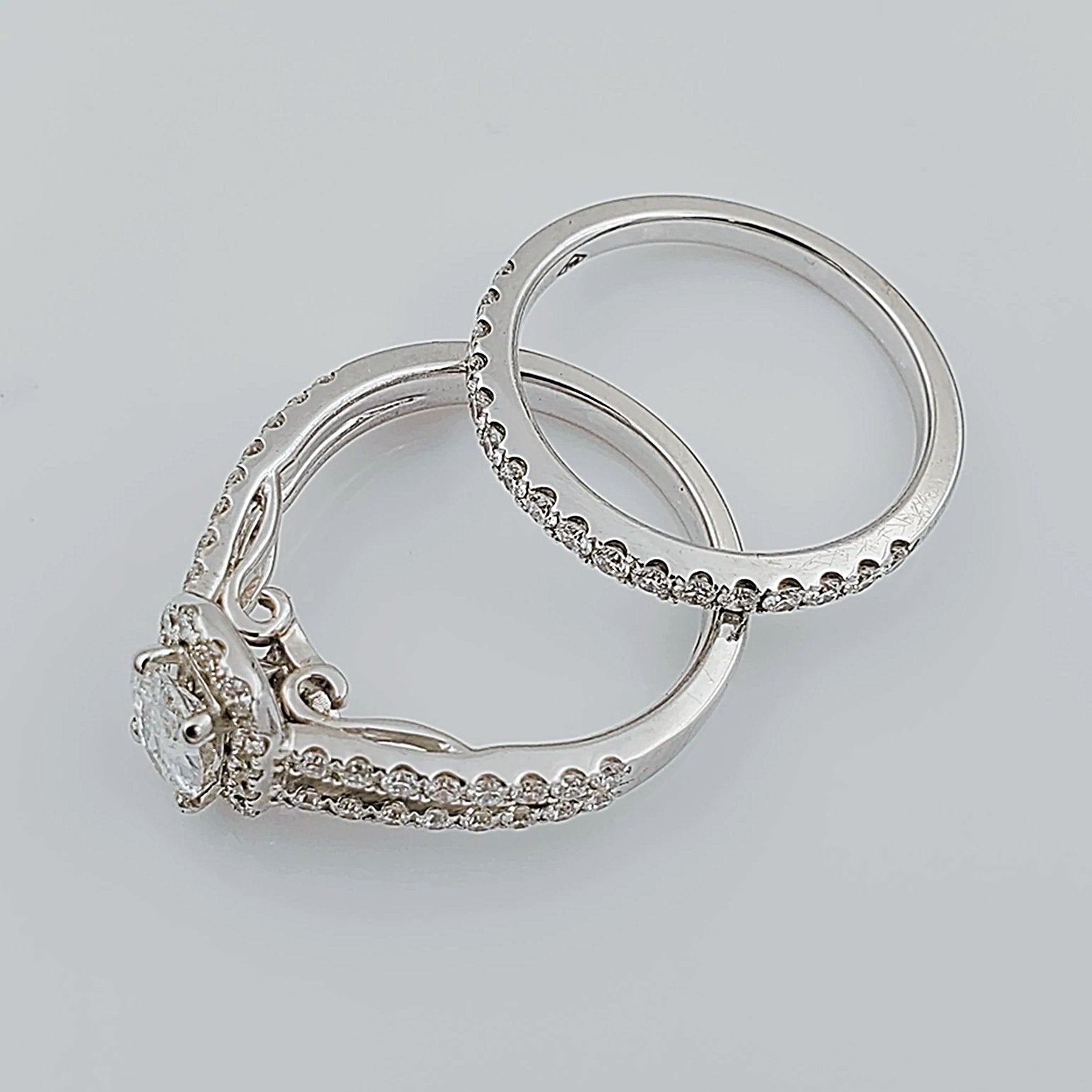 Women's 18K White Gold with 0.45 CT Oval Diamond (SI Color H) 6.7 GR Total Weight Wedding Ring Set. (Size: 6.5)