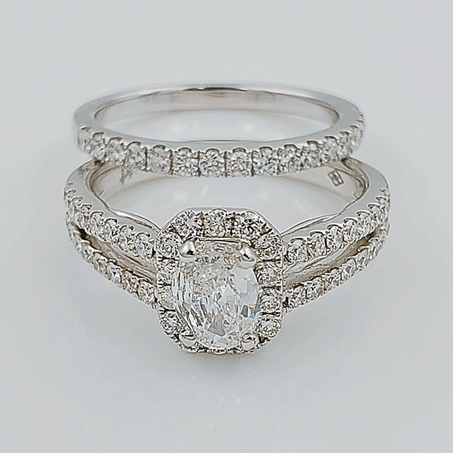Women's 18K White Gold with 0.45 CT Oval Diamond (SI Color H) 6.7 GR Total Weight Wedding Ring Set. (Size: 6.5)