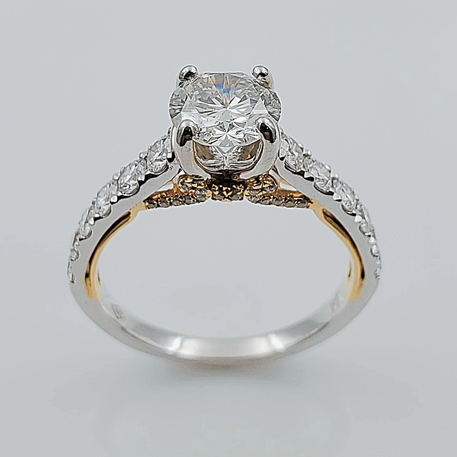 Women's 18K White Gold with 0.98 CT Round Diamond (SI1 Color G) 3.25 GR Total Weight Wedding Ring. (Size: 6.25)