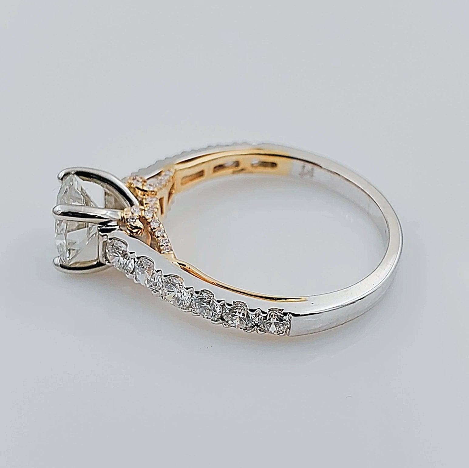 Women's 18K White Gold with 0.98 CT Round Diamond (SI1 Color G) 3.25 GR Total Weight Wedding Ring. (Size: 6.25)