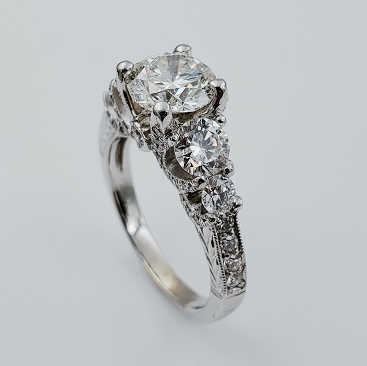 Women's 14K Beautiful White Gold with 1.25 CT Round Center Diamond (SI2 Color HI) Wedding Ring. (Size: 5.25)