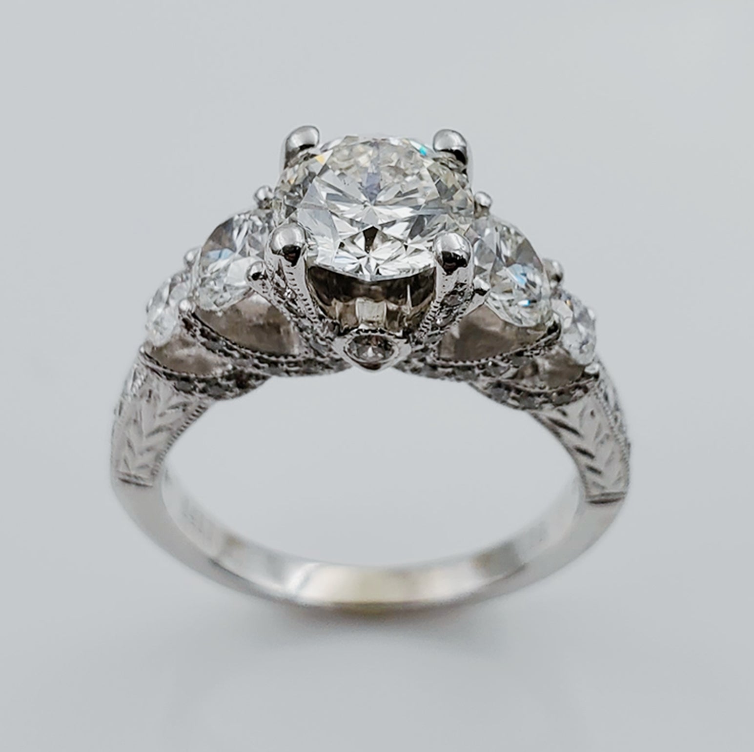 Women's 14K Beautiful White Gold with 1.25 CT Round Center Diamond (SI2 Color HI) Wedding Ring. (Size: 5.25)