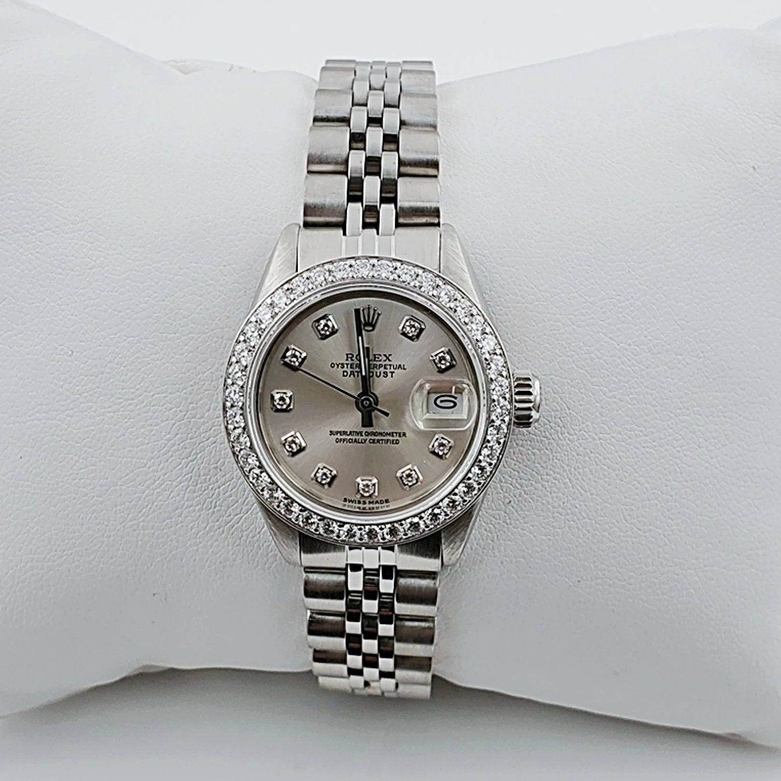 Ladies Rolex 26mm DateJust Stainless Steel Watch with Silver Diamond Dial and Diamond Bezel. (Pre-Owned 69174)