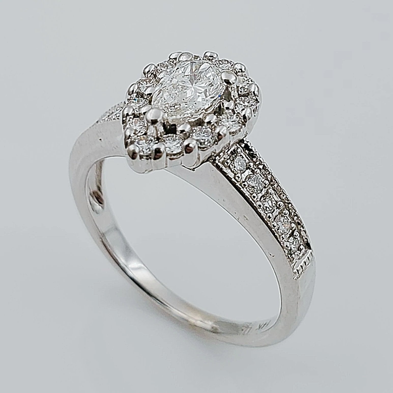 Women's 14K White Gold with Pear Center Stone (SI2 Color I) 1.00 CT Total Weight Diamond Wedding Ring. (Size: 4.75)