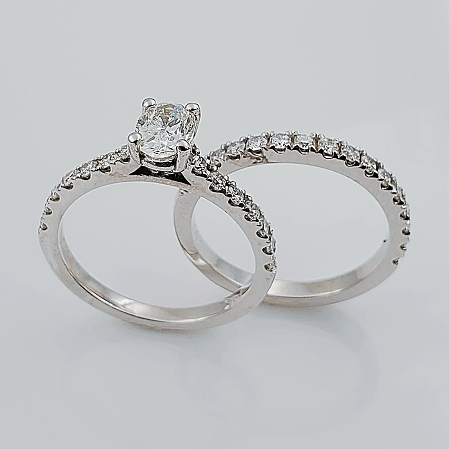 Women's 14K White Gold with 0.60 CT Oval Center Diamond (SI2 Color I) 4.9 GR Total Weight Wedding Ring Set. (Size: 6.00)