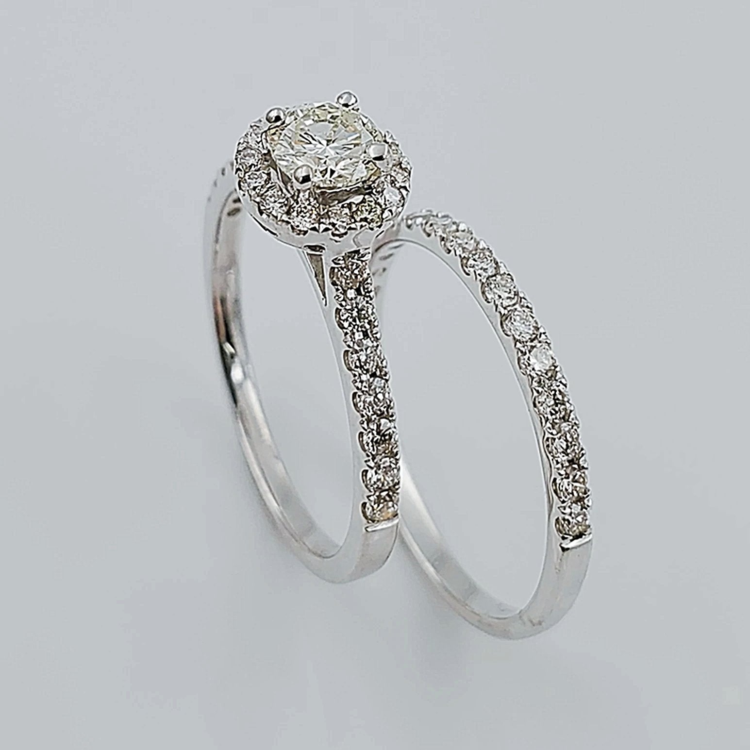 Women's 14K White Gold with Round 0.40 CT Center (SI1 Color J) Diamond 3.5 GR Total Weight Bridal Ring Set. (Size: 6.5)