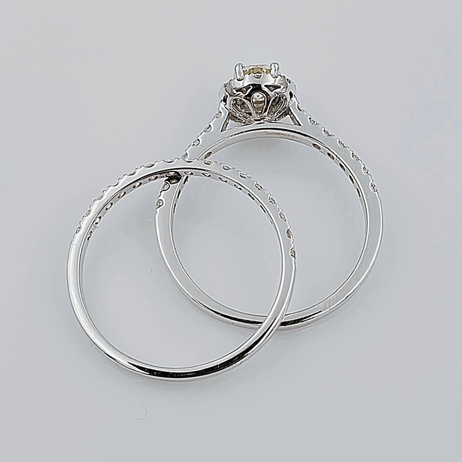 Women's 14K White Gold with Round 0.40 CT Center (SI1 Color J) Diamond 3.5 GR Total Weight Bridal Ring Set. (Size: 6.5)