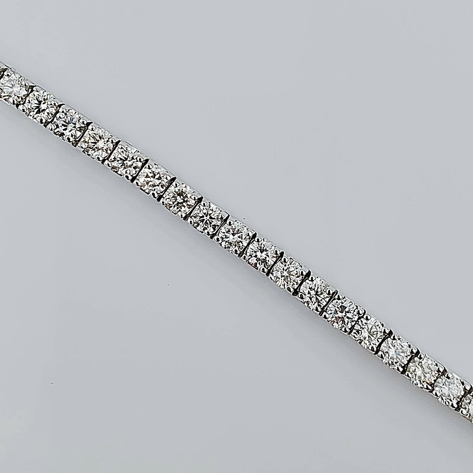 Women's 14K White Gold 7.75 Carat Total Weight (SI2 Color I) 17 GR Diamond Tennis Bracelet.