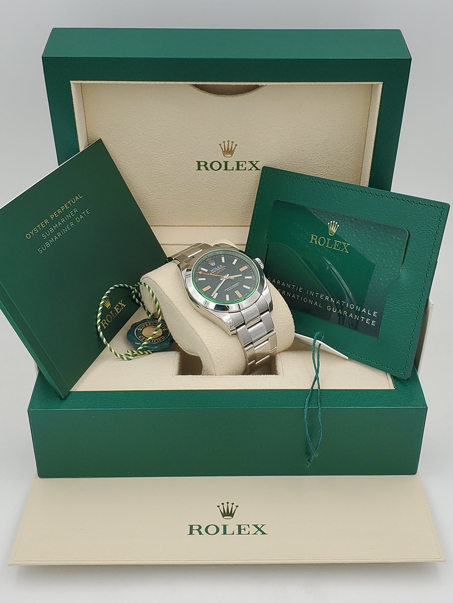 Men's Rolex 40mm Milgauss Oyster Perpetual Stainless Steel Watch with Green Sapphire Crystal Dial. (Pre-Owned 116400GV)