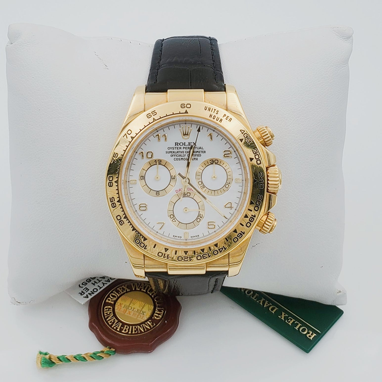 Men's Rolex 40mm Daytona 18K Yellow Gold Watch with Black Leather Strap and White Dial. (Pre-Owned 116518)