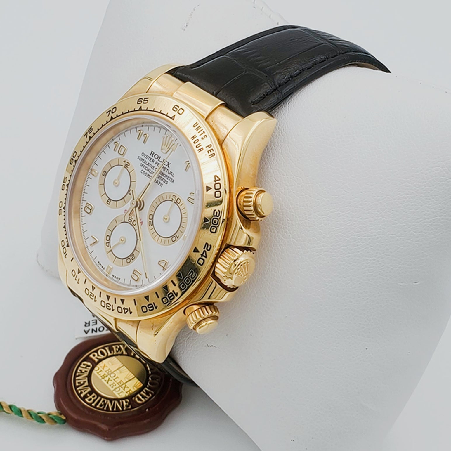 Men's Rolex 40mm Daytona 18K Yellow Gold Watch with Black Leather Strap and White Dial. (Pre-Owned 116518)
