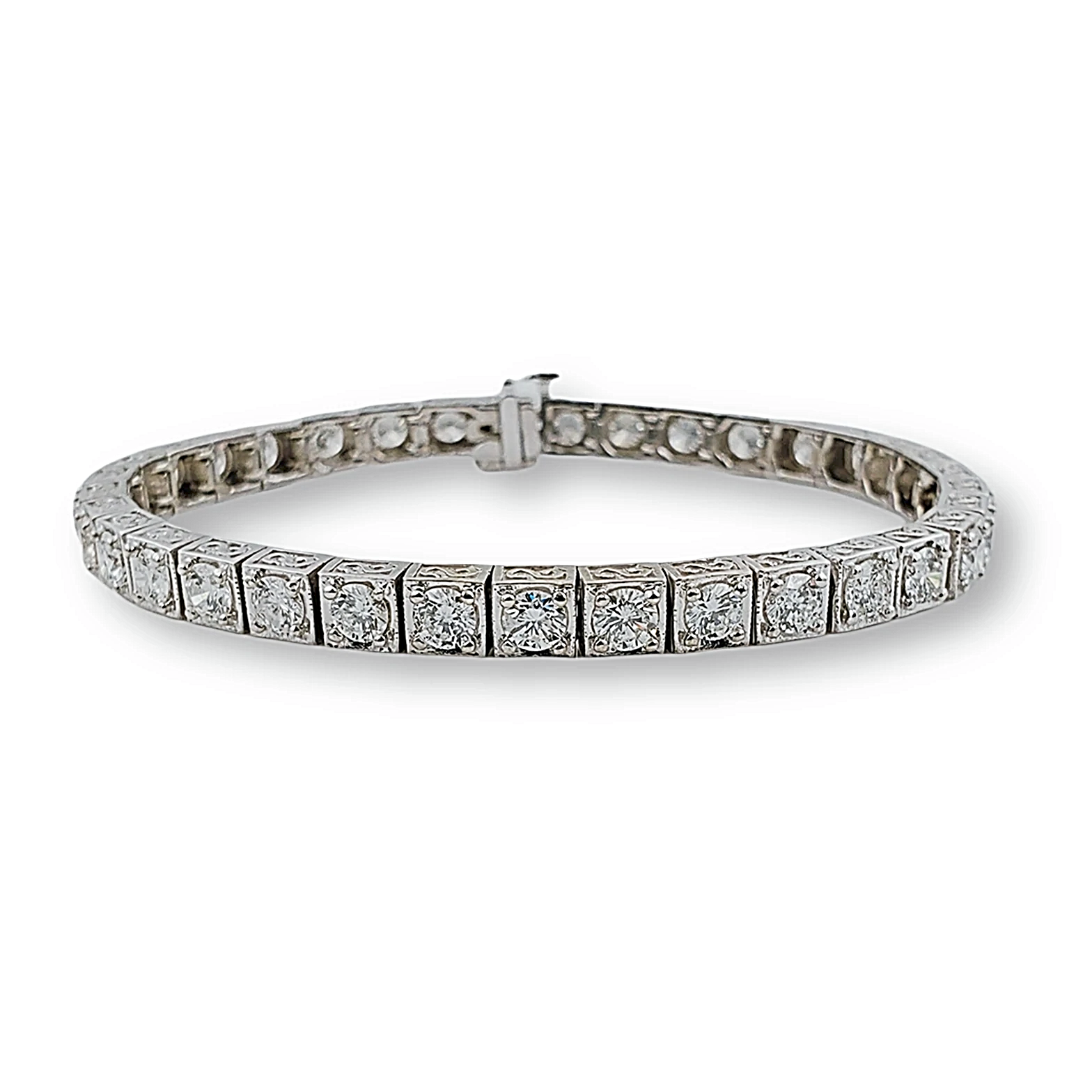 Women's 14K White Gold 6.80 Carat Total Weight (SI Color H) 21.1 GR Diamond Tennis Bracelet.