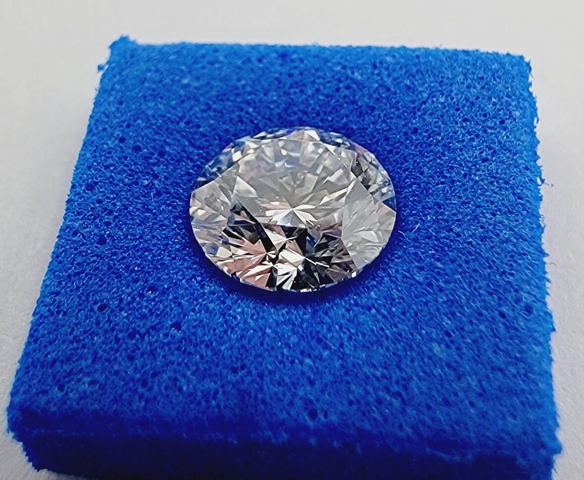 1.05ct Round Brilliant Cut Lab Grown Diamond-VS1 Clarity, E Color
