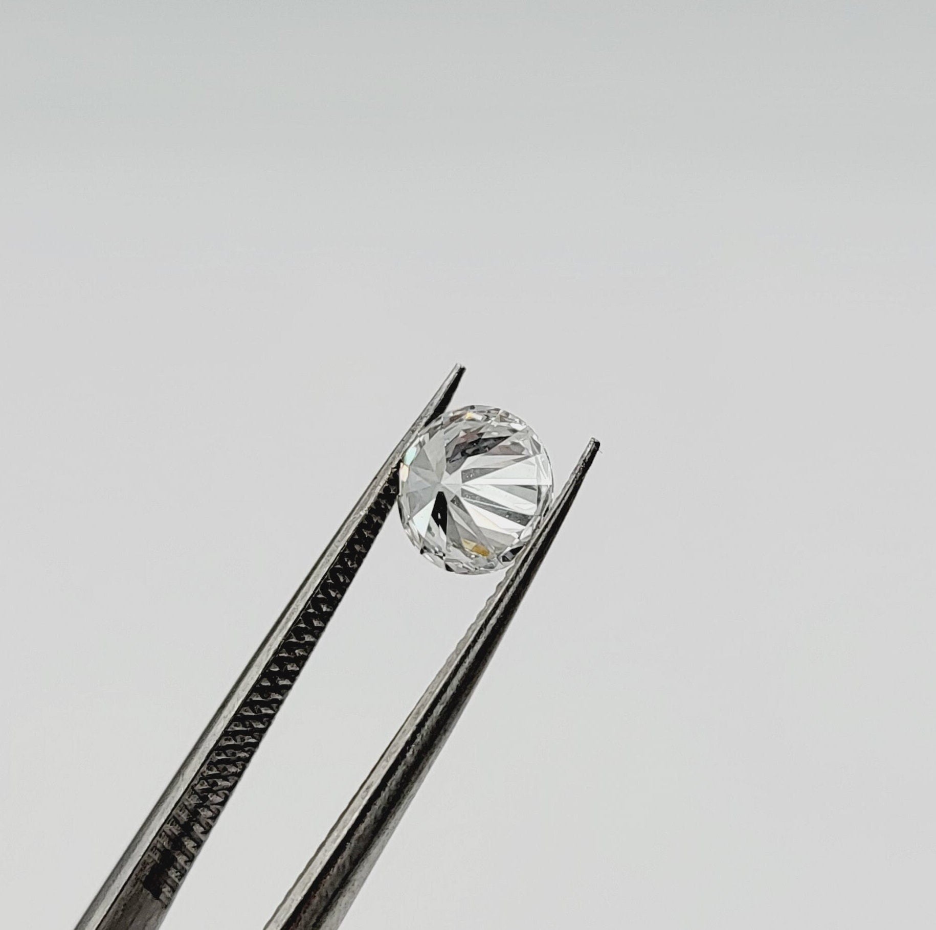 1.05ct Round Brilliant Lab Grown Diamond. VS1 Clarity,  E Color