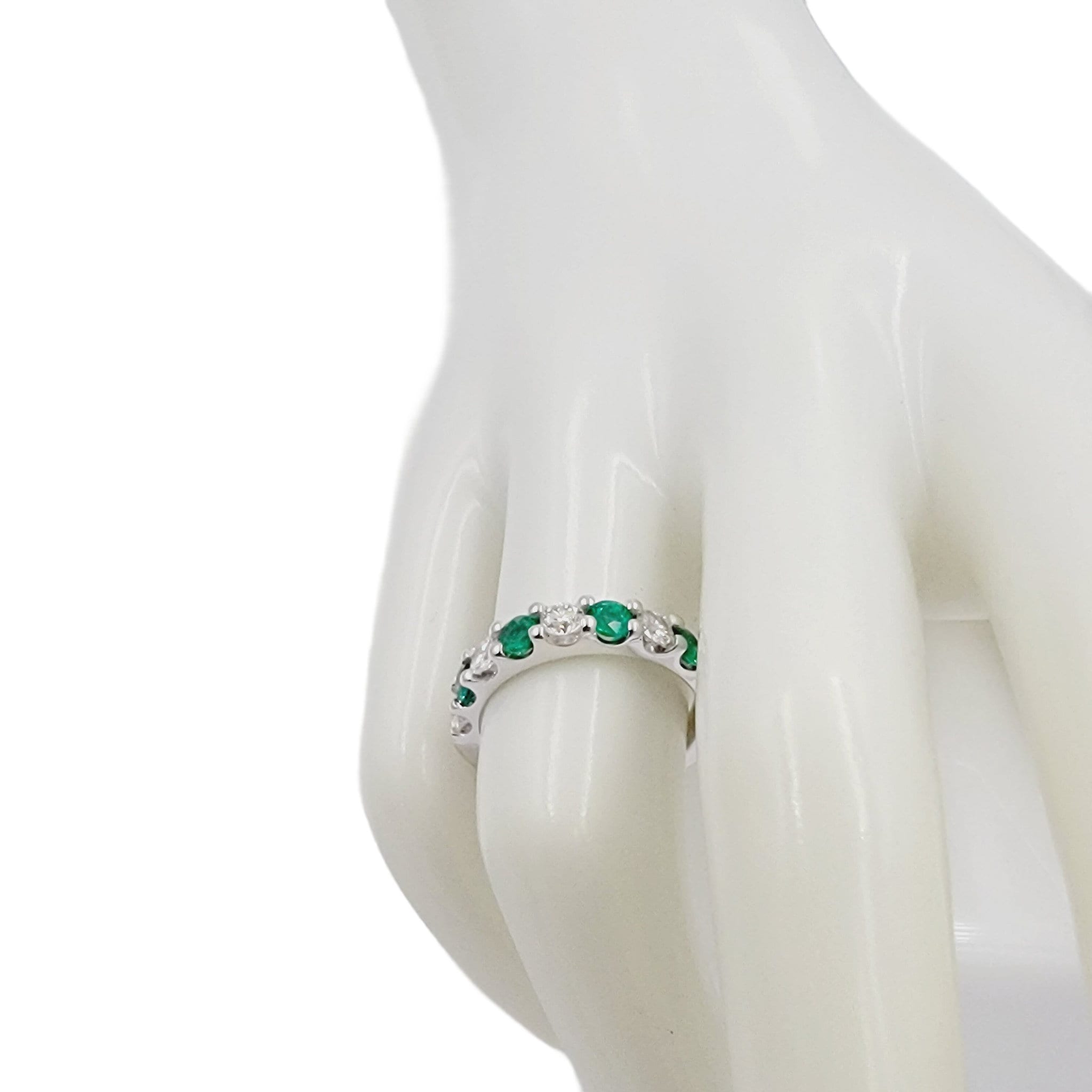 14k white gold diamond and emerald ring