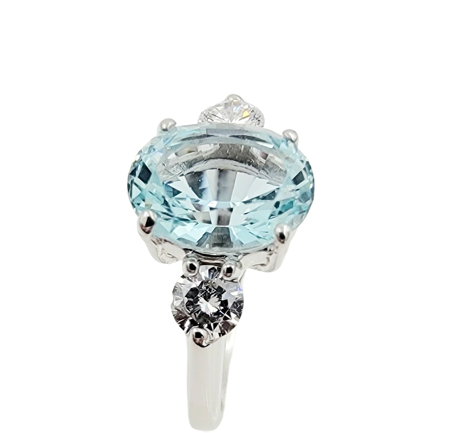 14k white gold diamond ring with auquamarine