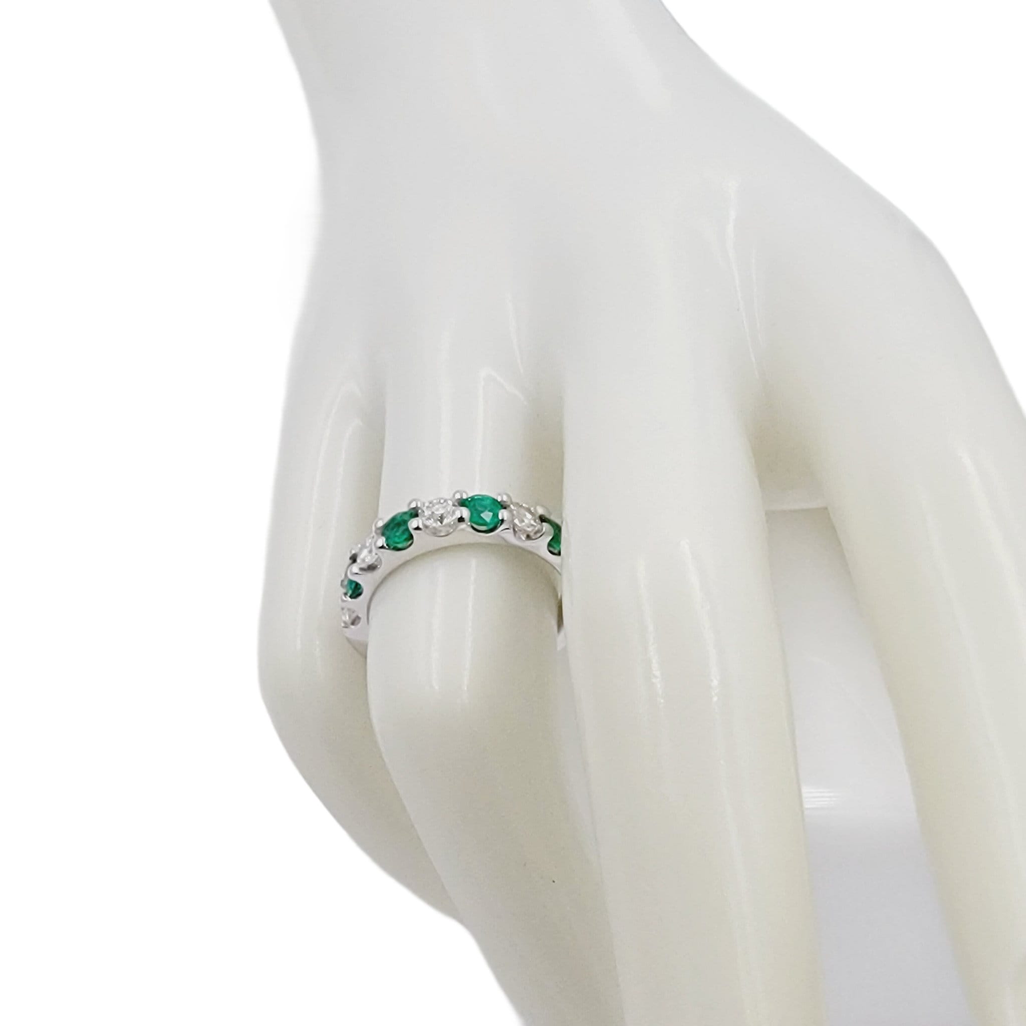 14k white gold diamond and emerald ring