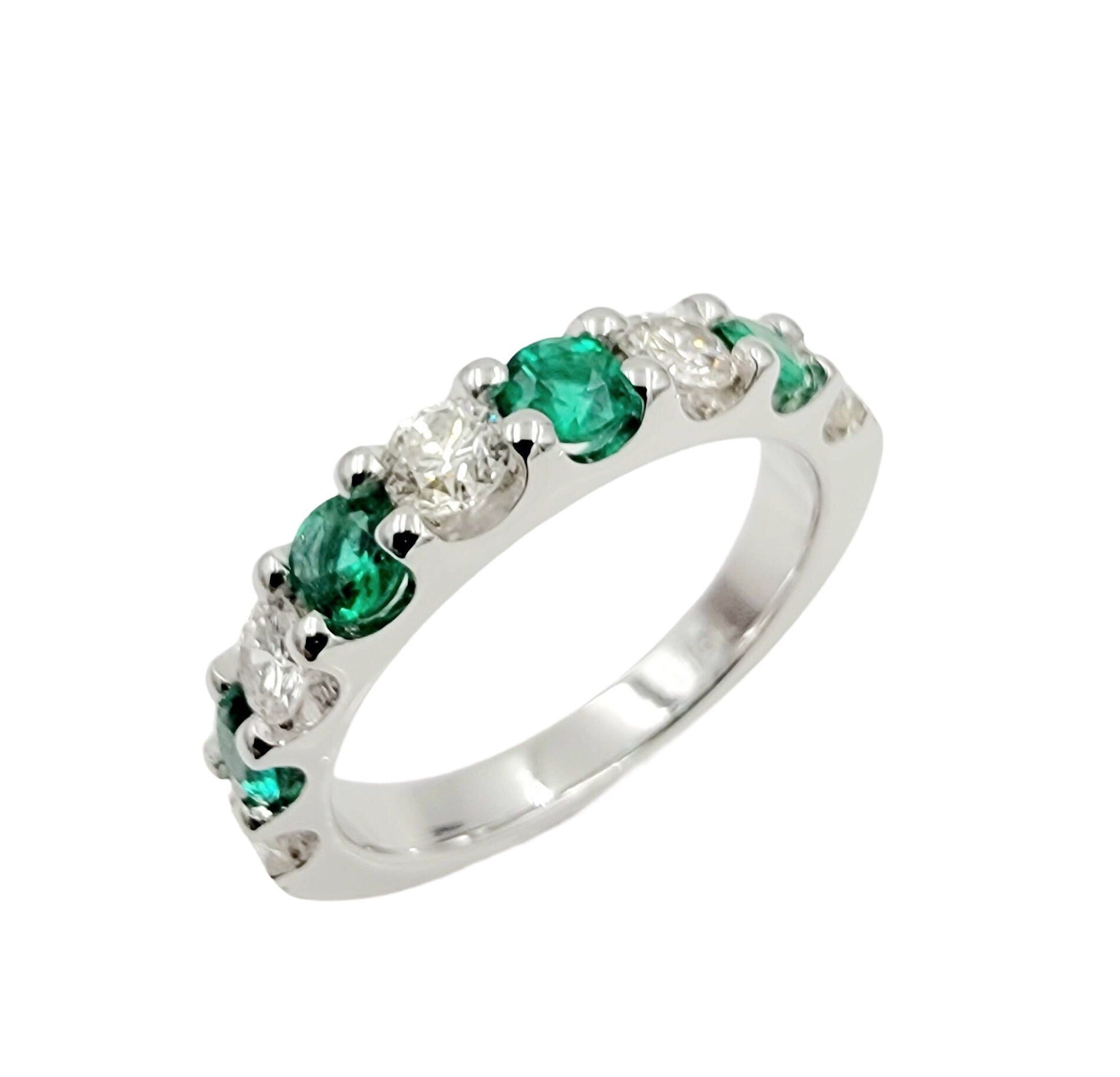 14k white gold diamond and emerald ring