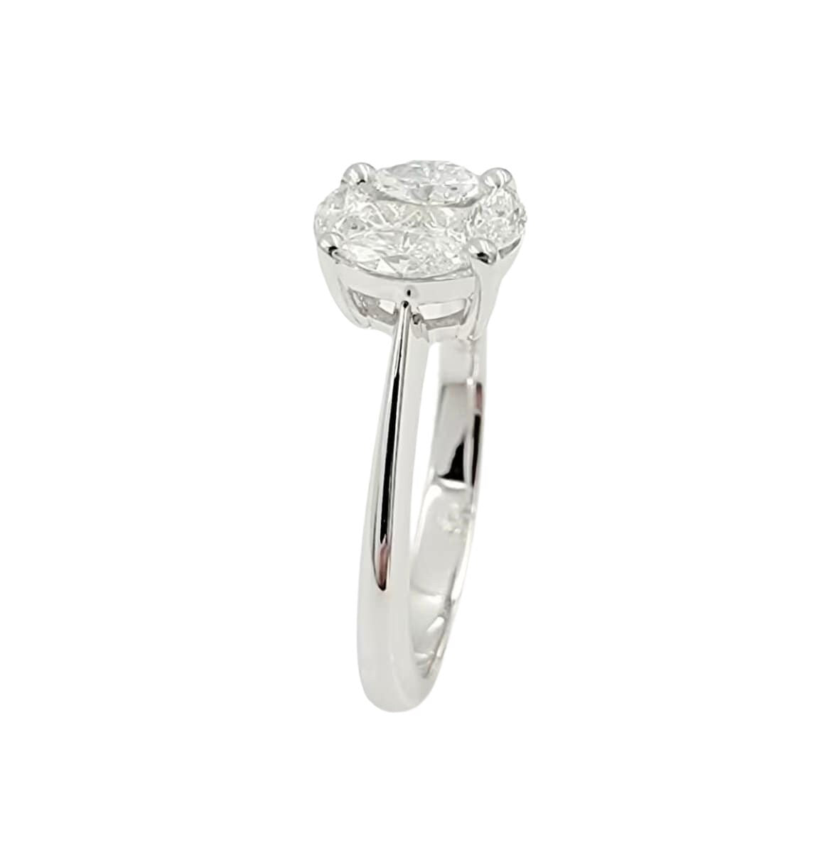 18k White Gold Diamond Cluster Ring