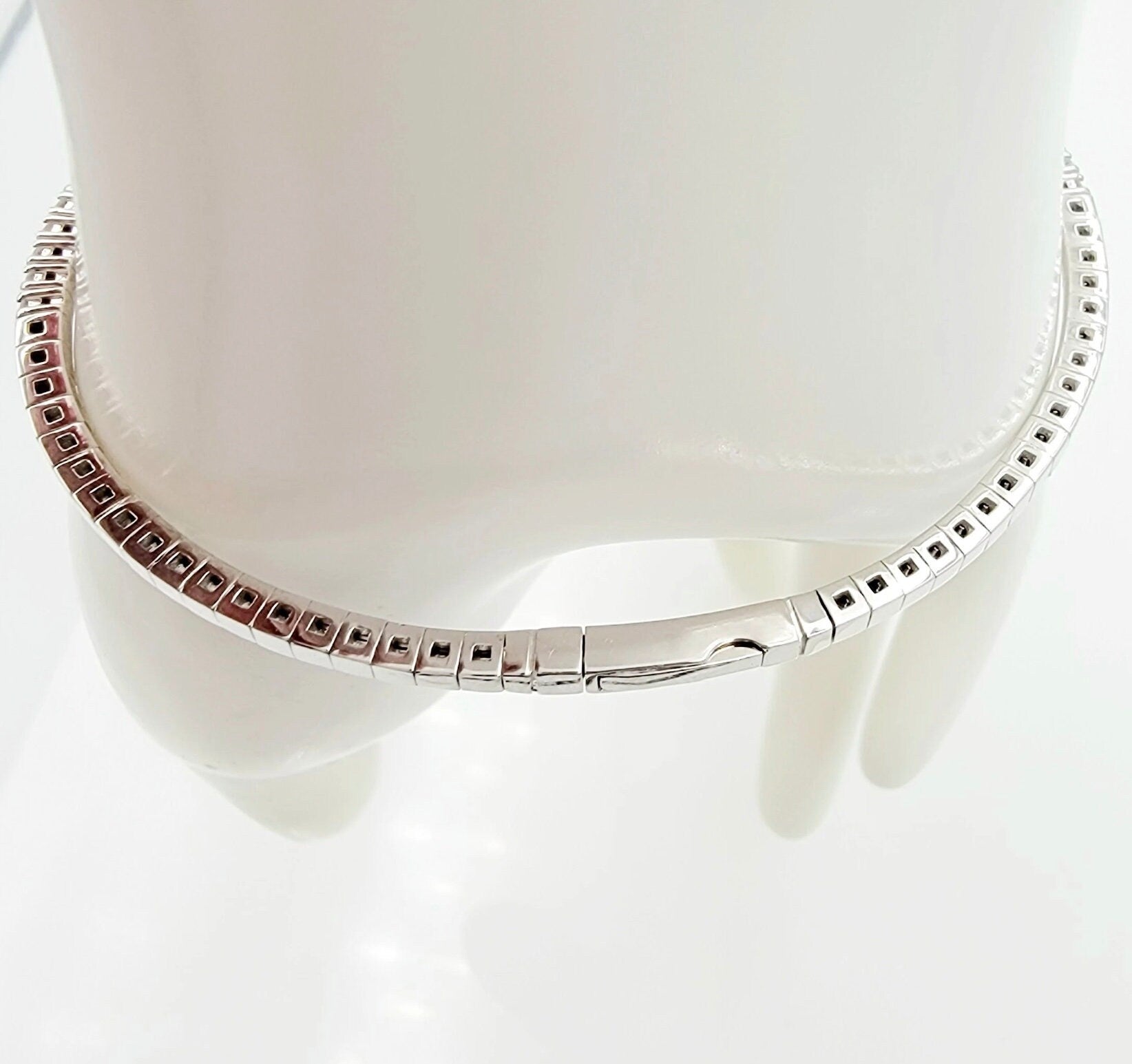 14k White Gold Diamond Flex Bangle